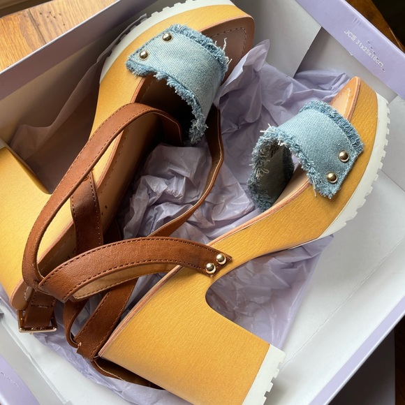 Madden girl. Super cute. Never worn new in box - Picture 3 of 7